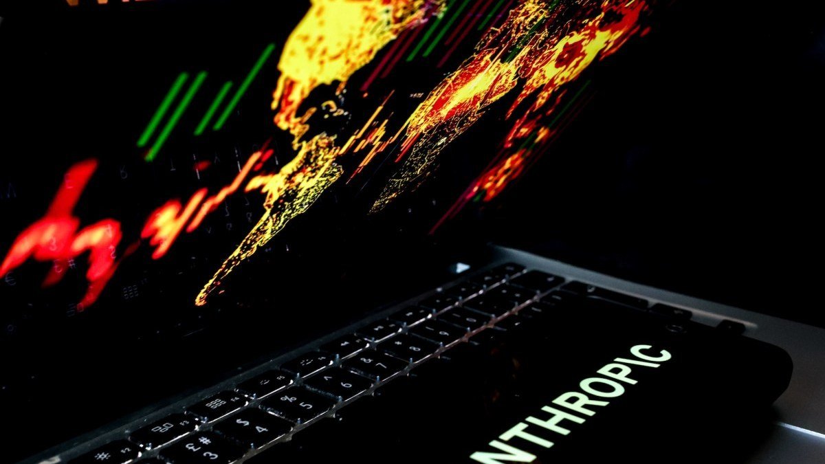 Anthropic Tuduh Alibaba, Moonshot AI, DeepSeek Curi Model feat anthropic distillation