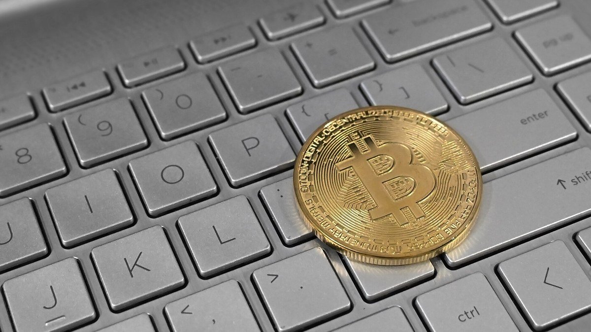 4.000 BTC Ditarik White Hat dari Liquid, ETF Bitcoin Cetak Inflow Terkuat 2026 feat bitcoin
