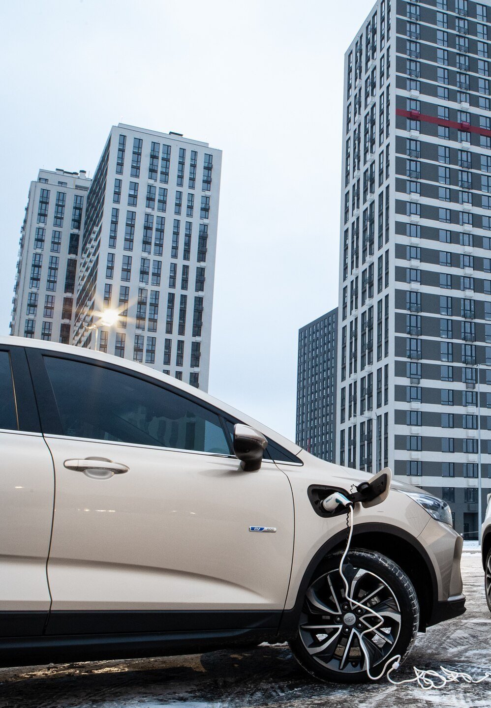 Geely Siapkan Charger EV 2,2 MW, Isi 4 Menit feat geely charger