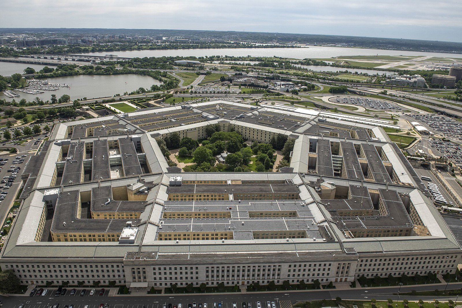 Halusinasi AI Nyaris Picu Operasi Militer Amerika Serikat feat halusinasi militer