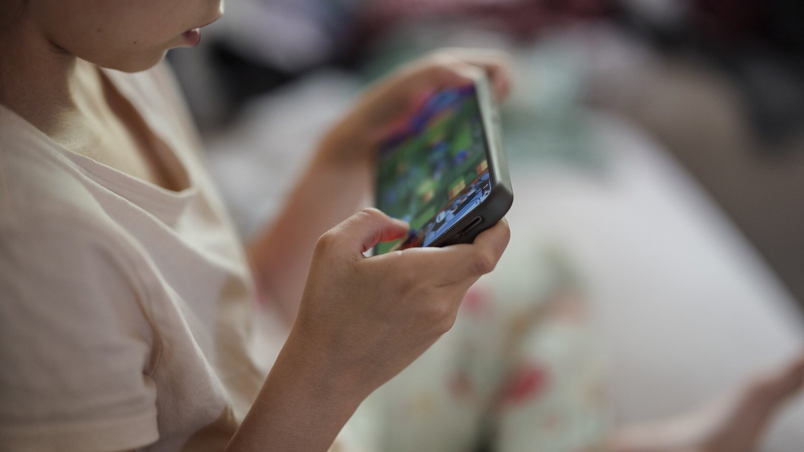 Komdigi Siapkan Denda 6 Persen untuk Platform Pelanggar Aturan Anak feat komdigi denda