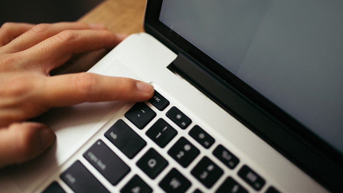 Google Sebut Gmail dan Foto Bisa Jadi Bahan Iklan Bertarget feat google privasi